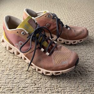ON Cloud X women’s running shoes size 8.5